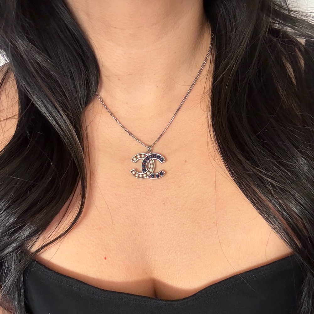 CHANEL Blue White‎ Pearl Beaded CC Silver Pendant Necklace